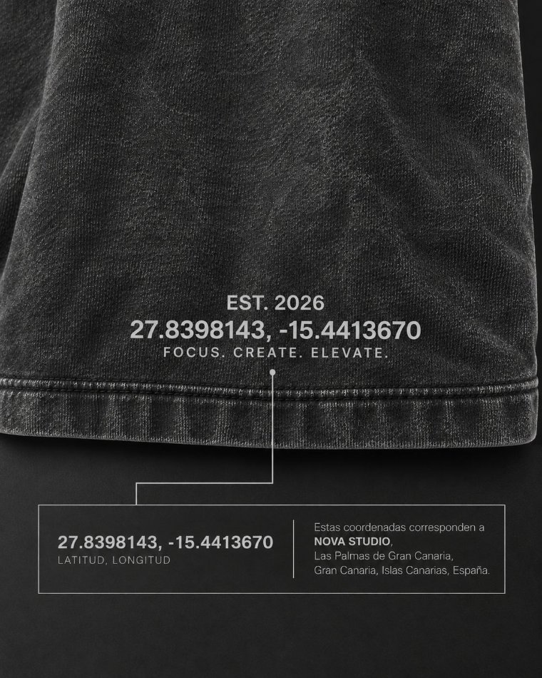 Detalle del bajo de la camiseta con EST. 2026, las coordenadas 27.8398143, -15.4413670 y el lema FOCUS. CREATE. ELEVATE.